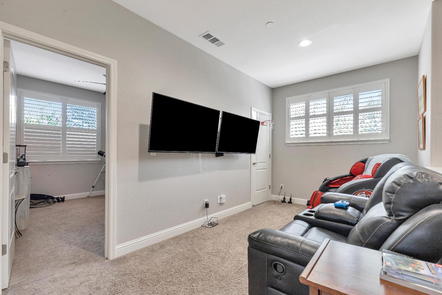 Detail Gallery Image 24 of 50 For 3320 Winsome Ln, Carmichael,  CA 95608 - 4 Beds | 2/1 Baths