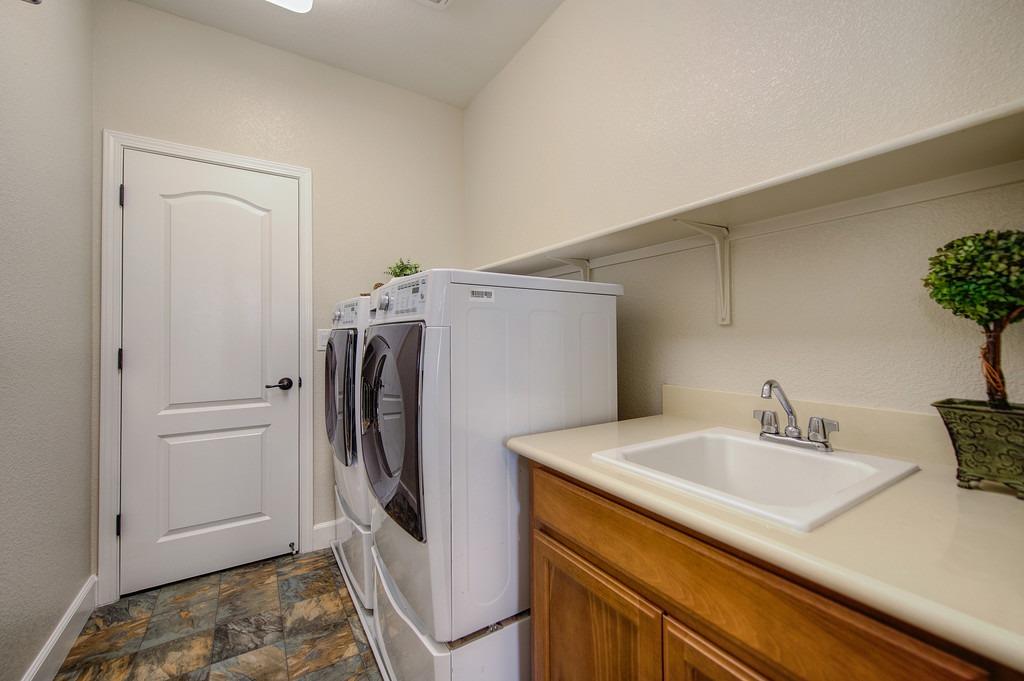 Detail Gallery Image 48 of 62 For 814 Calico Dr, Rocklin,  CA 95765 - 4 Beds | 3/1 Baths