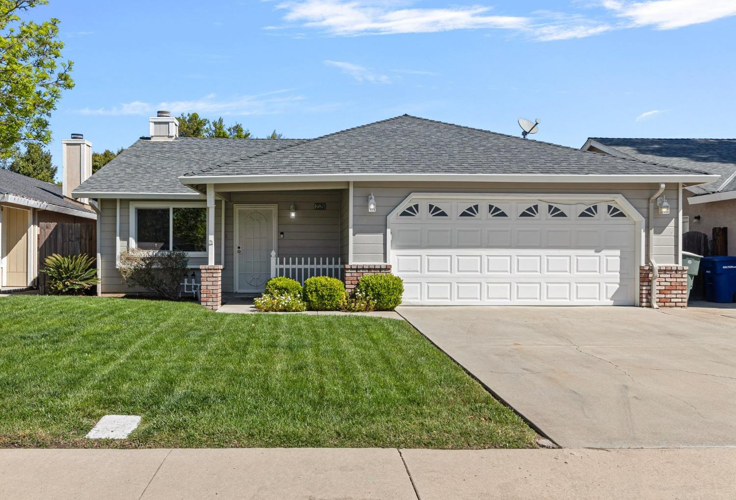 Detail Gallery Image 1 of 1 For 2125 Northridge Dr, Modesto,  CA 95350 - 3 Beds | 2 Baths