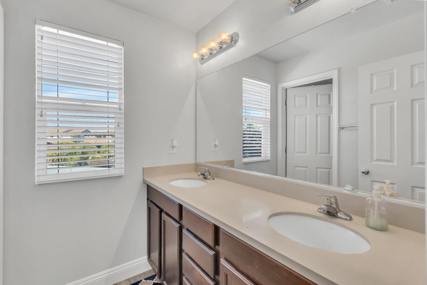 Detail Gallery Image 38 of 71 For 7811 Cellana Dr, Elk Grove,  CA 95757 - 4 Beds | 2/1 Baths