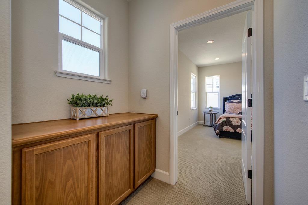 Detail Gallery Image 44 of 62 For 814 Calico Dr, Rocklin,  CA 95765 - 4 Beds | 3/1 Baths