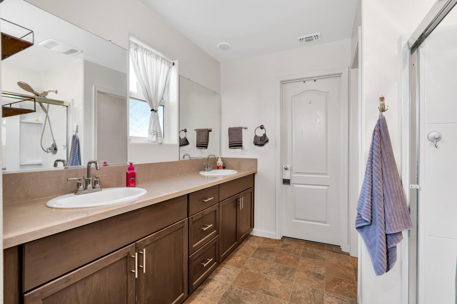 Detail Gallery Image 31 of 42 For 4209 Candle Ct, Merced,  CA 95348 - 5 Beds | 2/1 Baths