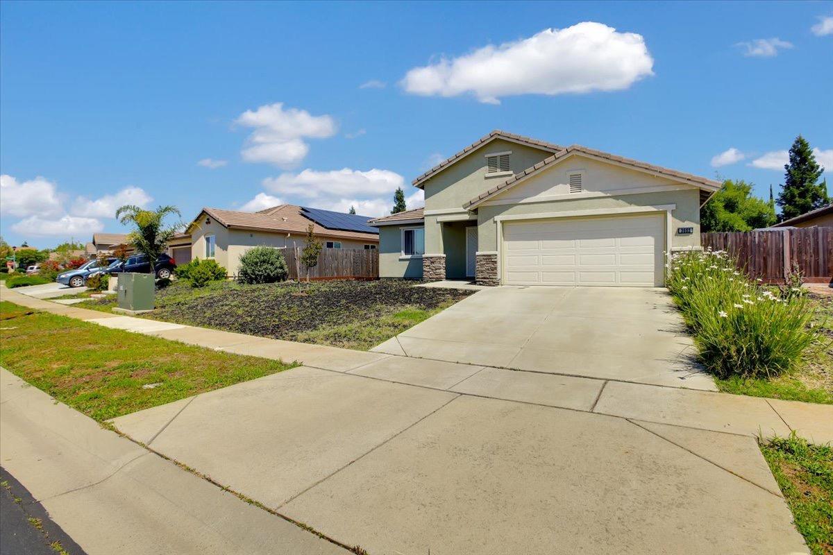 Photo of 3603 Sutter Trails St in Plumas Lake, CA