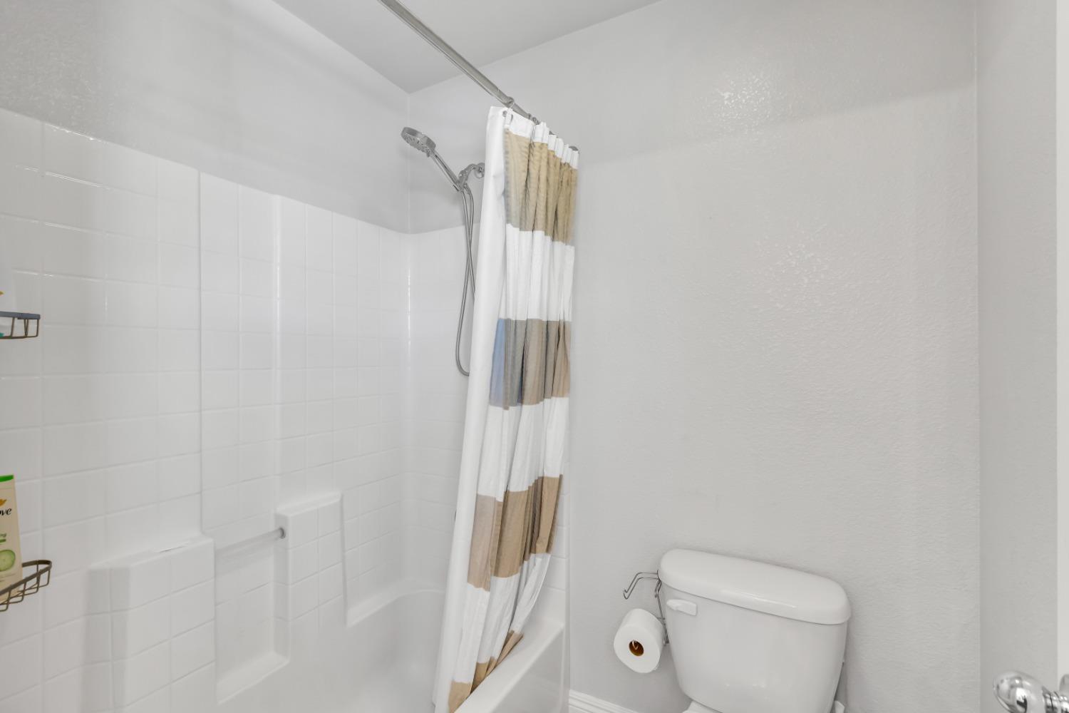 Detail Gallery Image 39 of 71 For 7811 Cellana Dr, Elk Grove,  CA 95757 - 4 Beds | 2/1 Baths