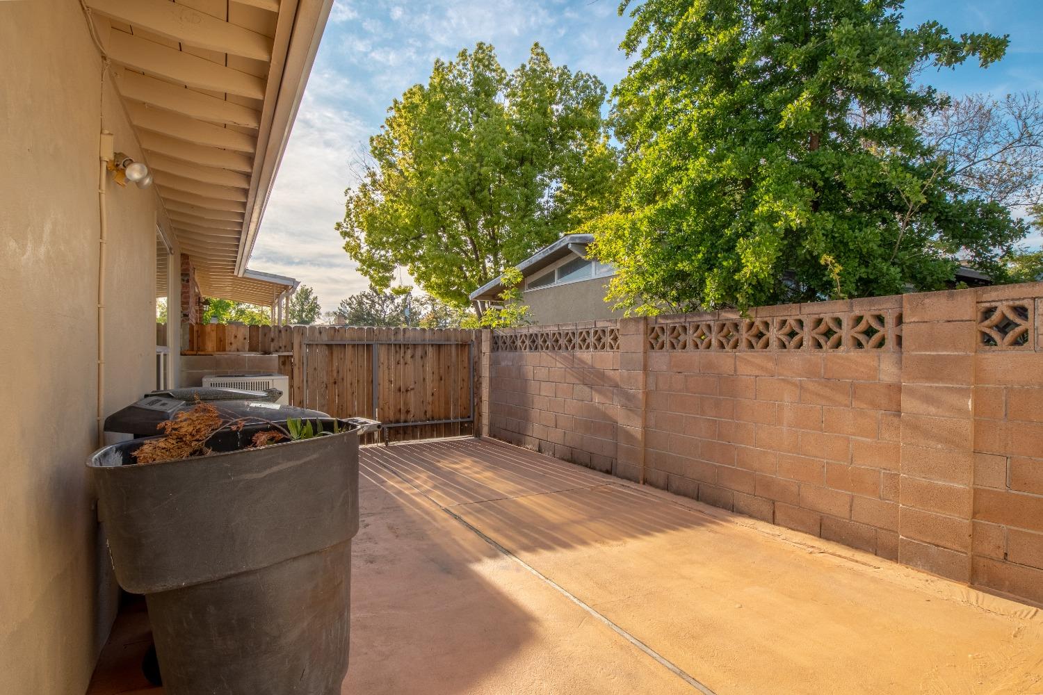 Detail Gallery Image 47 of 52 For 2412 Upham Ct, Carmichael,  CA 95608 - 3 Beds | 1 Baths