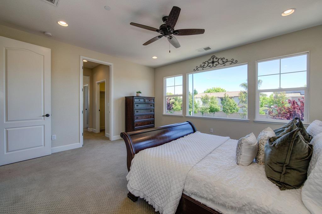 Detail Gallery Image 33 of 62 For 814 Calico Dr, Rocklin,  CA 95765 - 4 Beds | 3/1 Baths