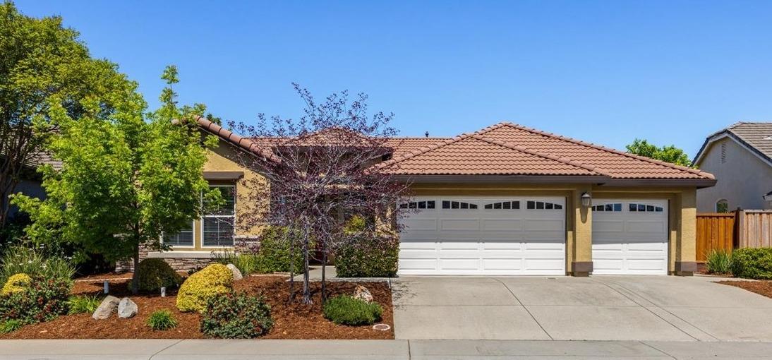 Detail Gallery Image 1 of 20 For 1993 San Carlos Cir, Roseville,  CA 95747 - 3 Beds | 2 Baths