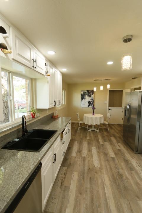 Detail Gallery Image 4 of 21 For 4716 Donnie Lyn Way, Carmichael,  CA 95608 - 4 Beds | 2/1 Baths