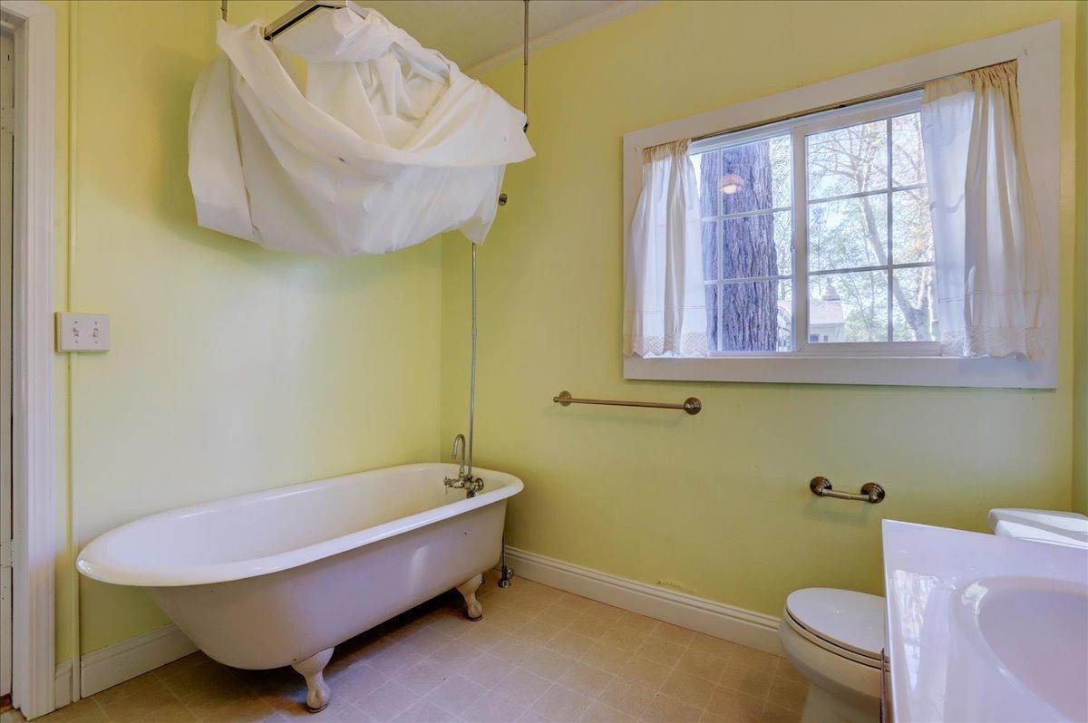 Detail Gallery Image 25 of 66 For 311 Monroe St, Nevada City,  CA 95959 - 3 Beds | 1/1 Baths