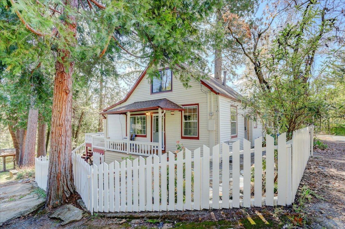 Detail Gallery Image 1 of 66 For 311 Monroe St, Nevada City,  CA 95959 - 3 Beds | 1/1 Baths