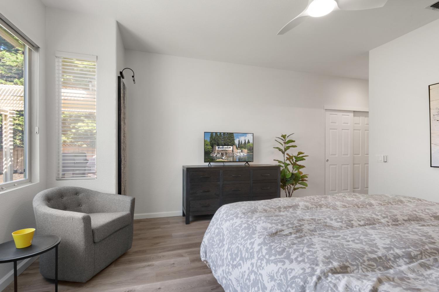 Detail Gallery Image 16 of 29 For 1700 Crocker Ln, Lincoln,  CA 95648 - 2 Beds | 2 Baths