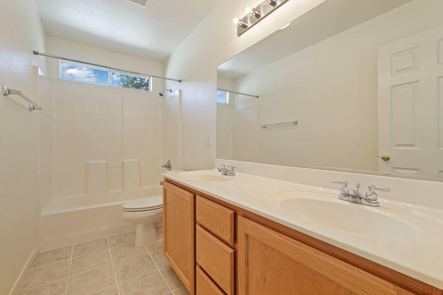 Detail Gallery Image 39 of 55 For 5505 Brook Falls Ct, Stockton,  CA 95219 - 4 Beds | 2/1 Baths