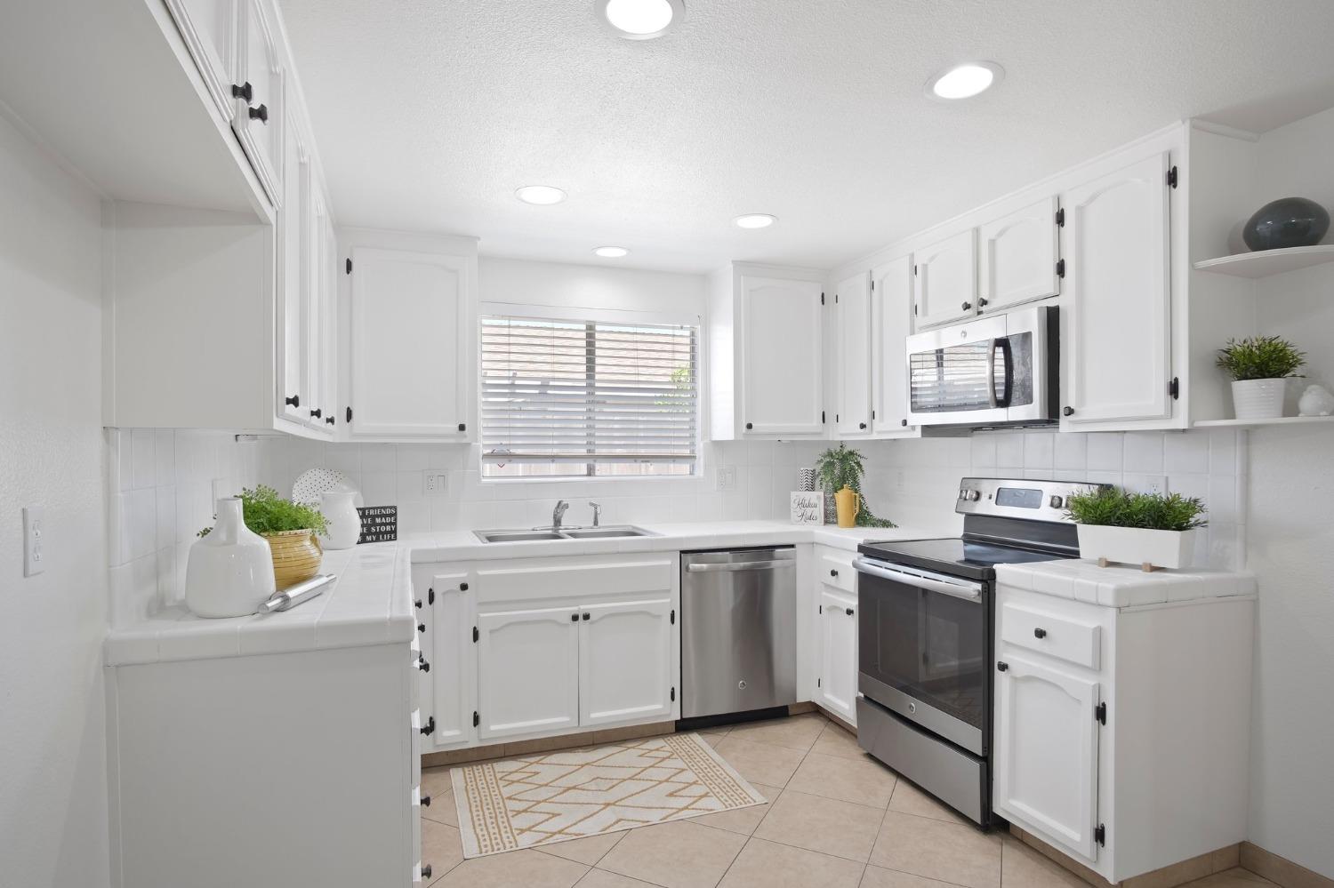 Detail Gallery Image 16 of 29 For 3080 Trinity Ct, Turlock,  CA 95382 - 3 Beds | 2 Baths