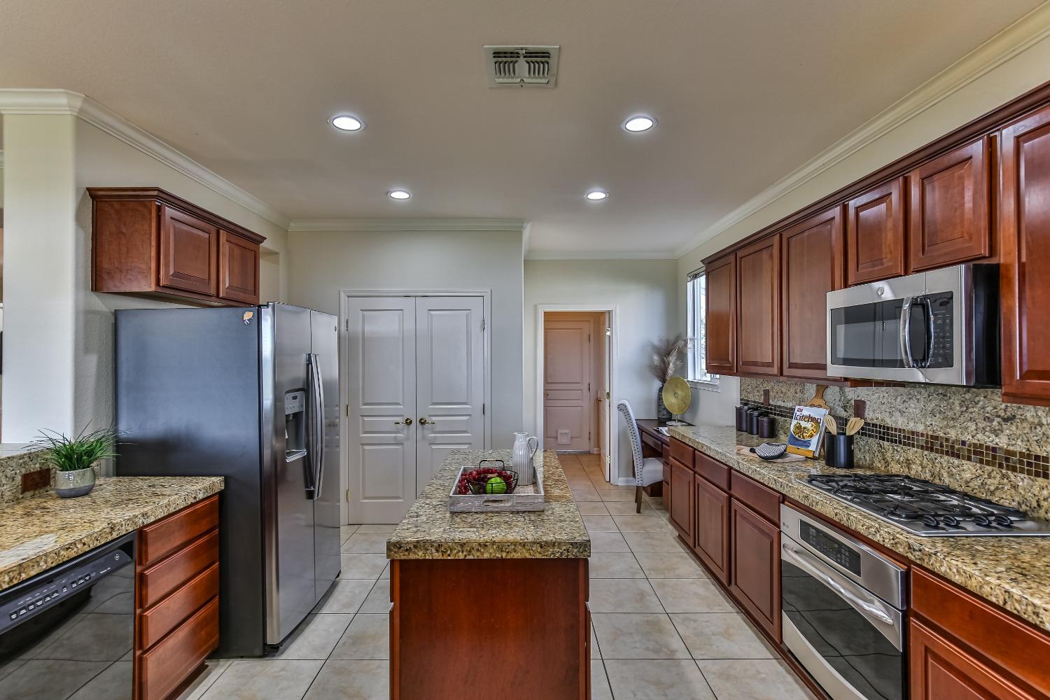 Detail Gallery Image 38 of 72 For 2301 Longspur Loop, Lincoln,  CA 95648 - 2 Beds | 2 Baths