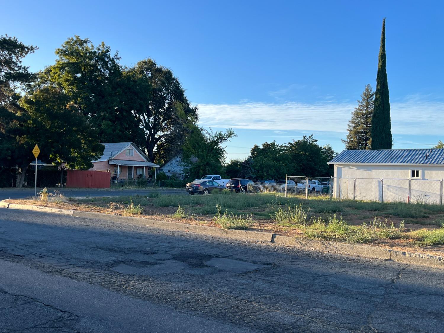 Photo of 890 Bridgeford Ave in Gridley, CA