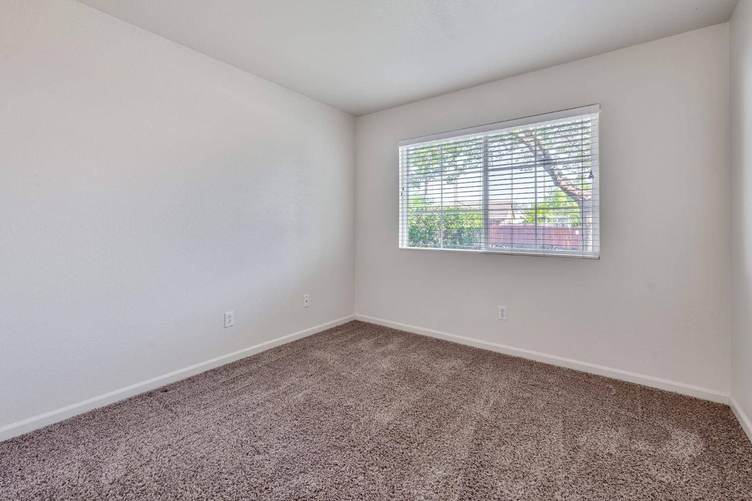 Detail Gallery Image 18 of 40 For 6320 Brento Ct, Elk Grove,  CA 95757 - 3 Beds | 2 Baths
