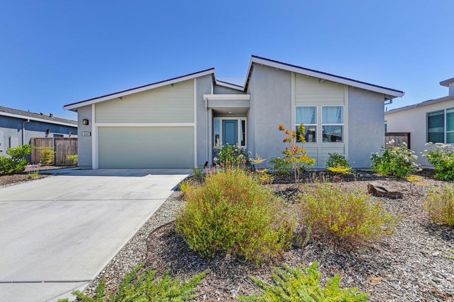 Detail Gallery Image 1 of 31 For 4689 Durum Ct, Roseville,  CA 95747 - 3 Beds | 2 Baths