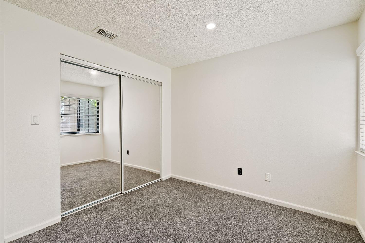 Detail Gallery Image 26 of 44 For 7417 Auburn Oaks Ct #C,  Citrus Heights,  CA 95621 - 2 Beds | 2 Baths