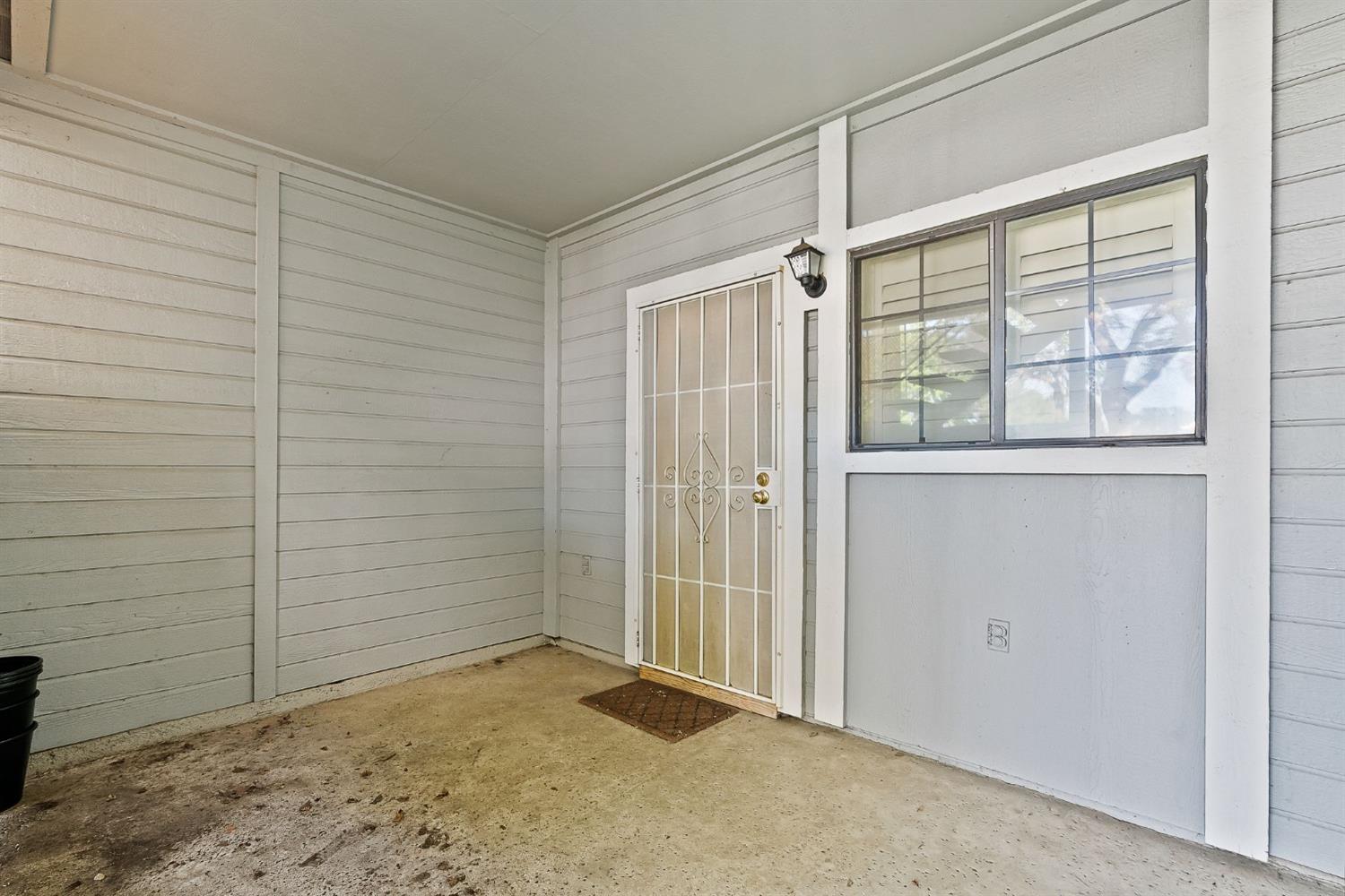 Detail Gallery Image 10 of 44 For 7417 Auburn Oaks Ct #C,  Citrus Heights,  CA 95621 - 2 Beds | 2 Baths