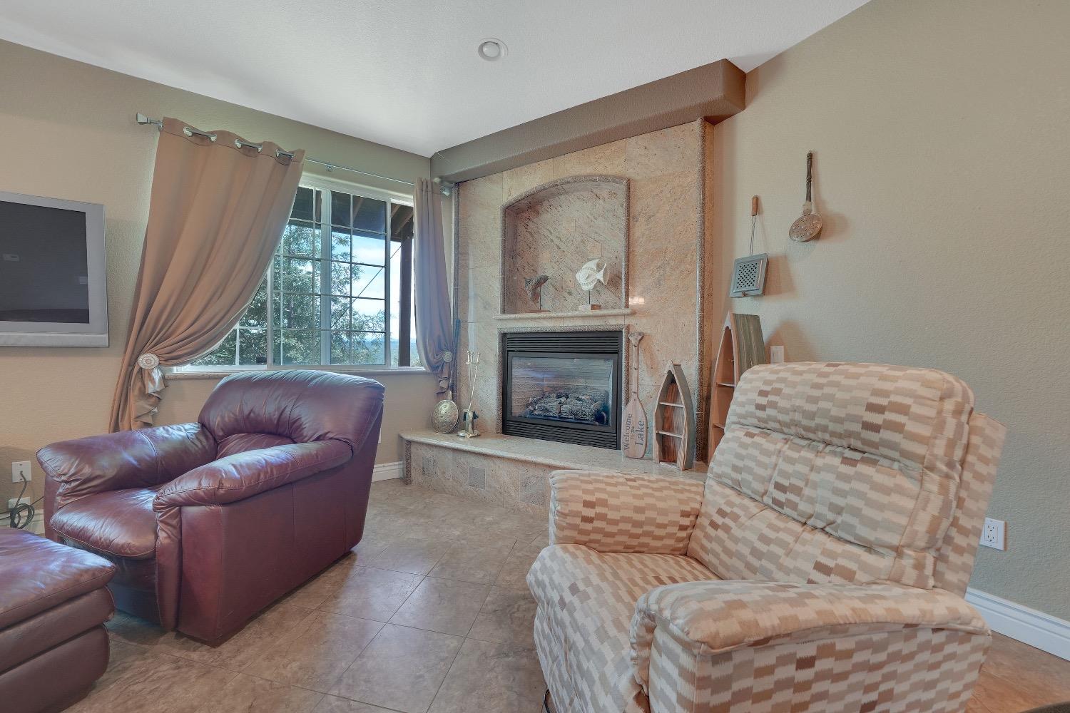Detail Gallery Image 4 of 77 For 4916 Kiva Dr, Copperopolis,  CA 95228 - 4 Beds | 3/2 Baths