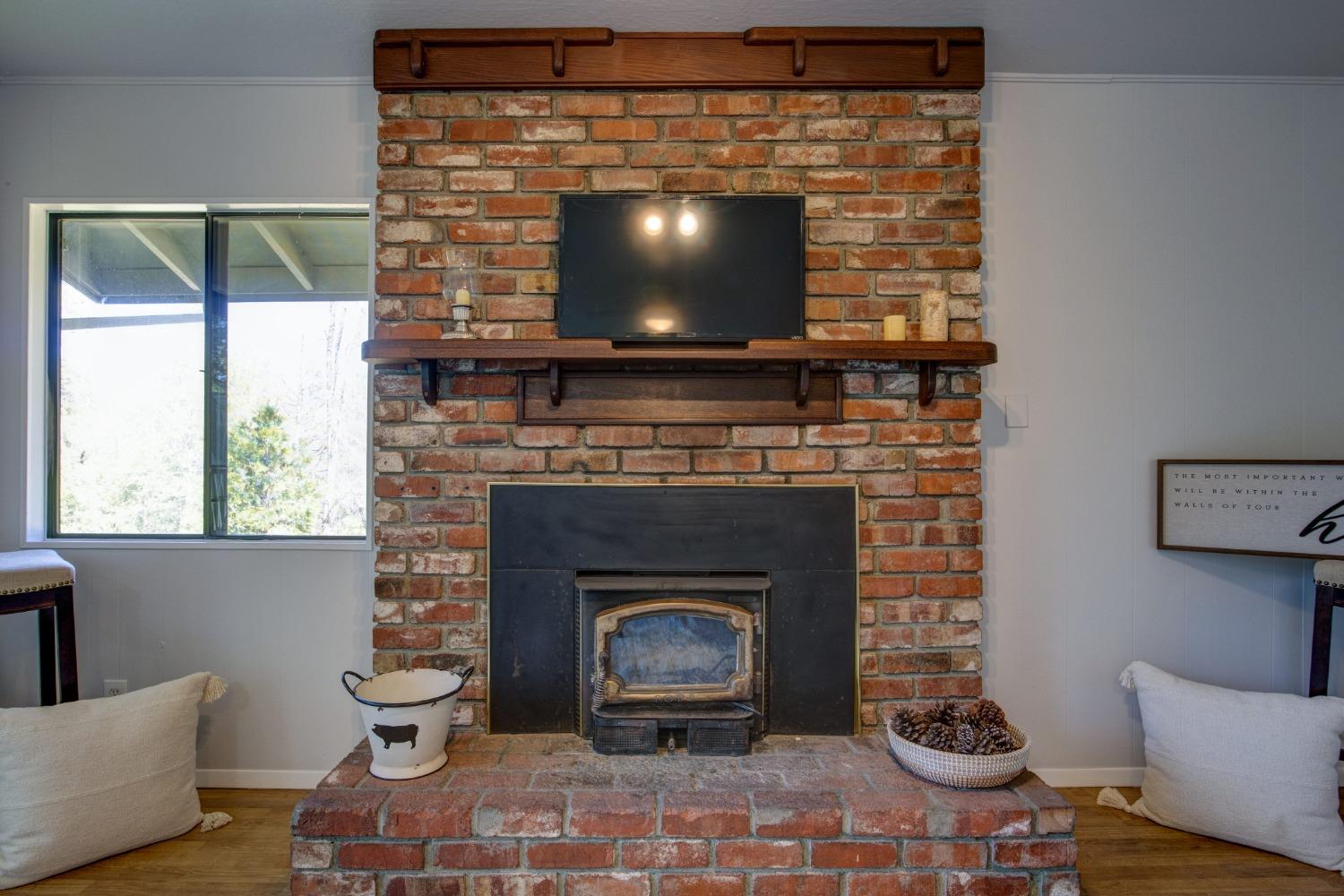 Detail Gallery Image 7 of 64 For 2890 Lazy Creek Ln, Fiddletown,  CA 95629 - 3 Beds | 1/1 Baths