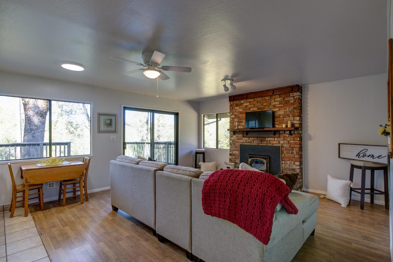 Detail Gallery Image 6 of 64 For 3033 Lazy Creek Ln, Fiddletown,  CA 95629 - 3 Beds | 1/1 Baths