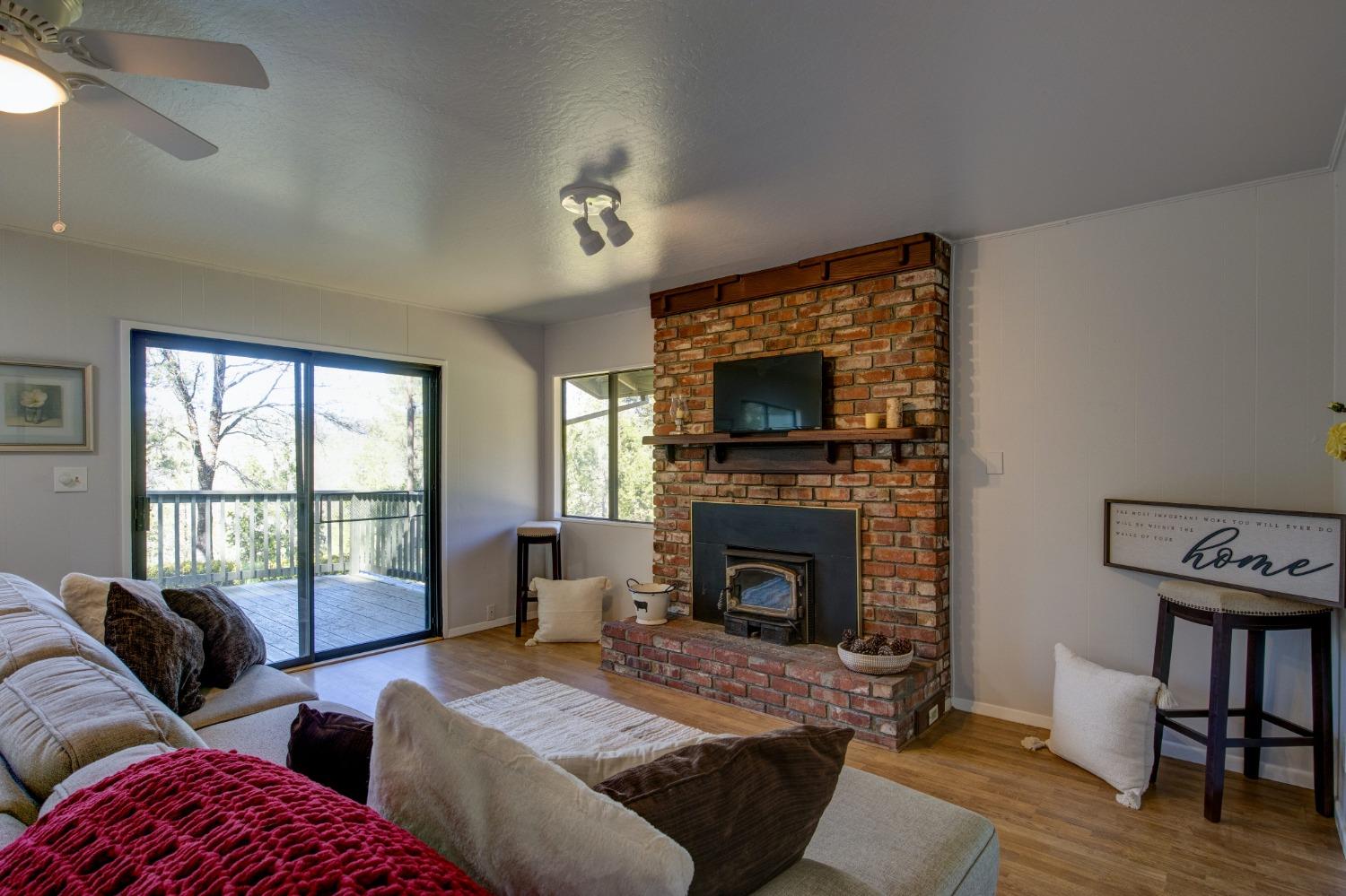 Detail Gallery Image 6 of 64 For 2890 Lazy Creek Ln, Fiddletown,  CA 95629 - 3 Beds | 1/1 Baths