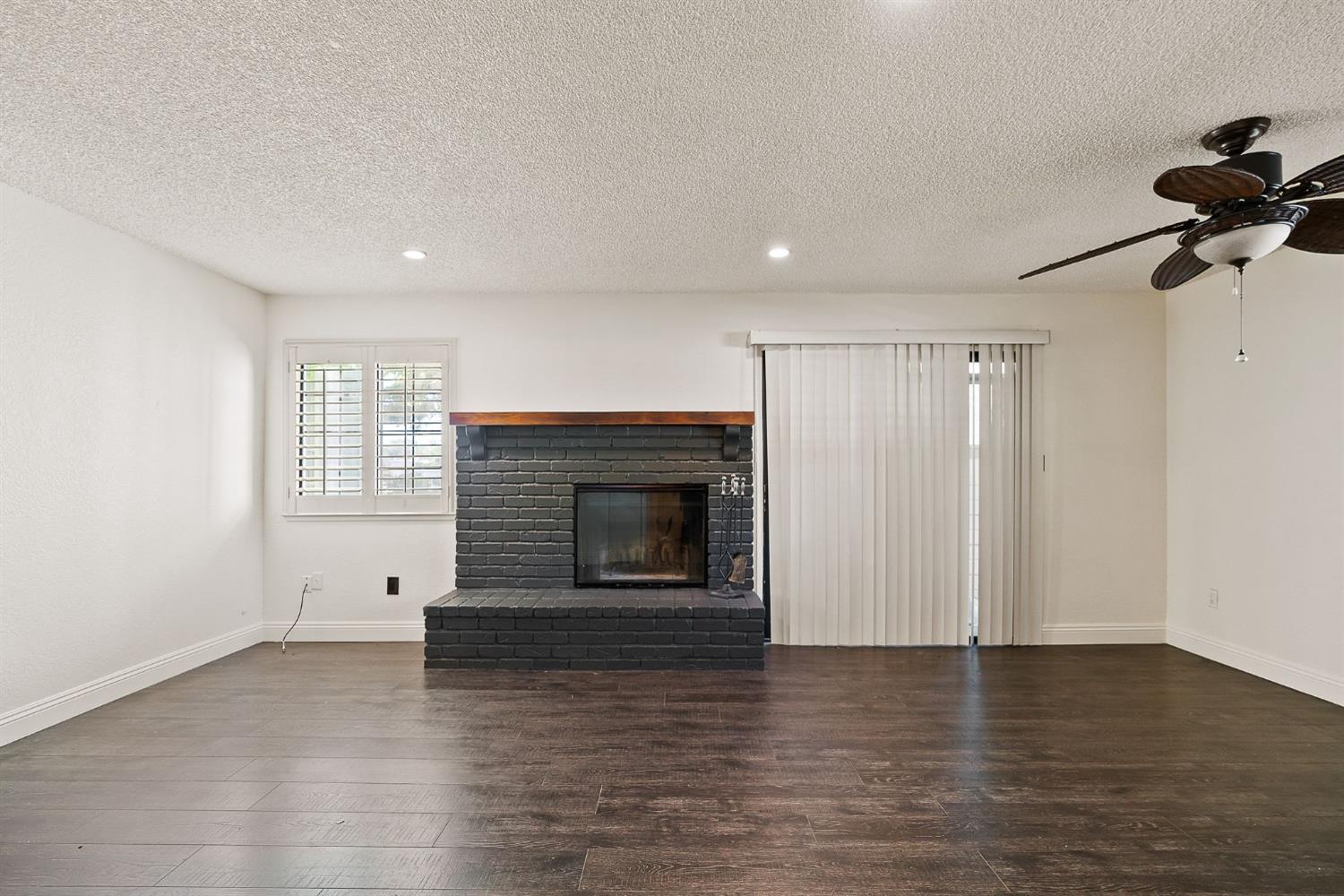 Detail Gallery Image 14 of 44 For 7417 Auburn Oaks Ct #C,  Citrus Heights,  CA 95621 - 2 Beds | 2 Baths