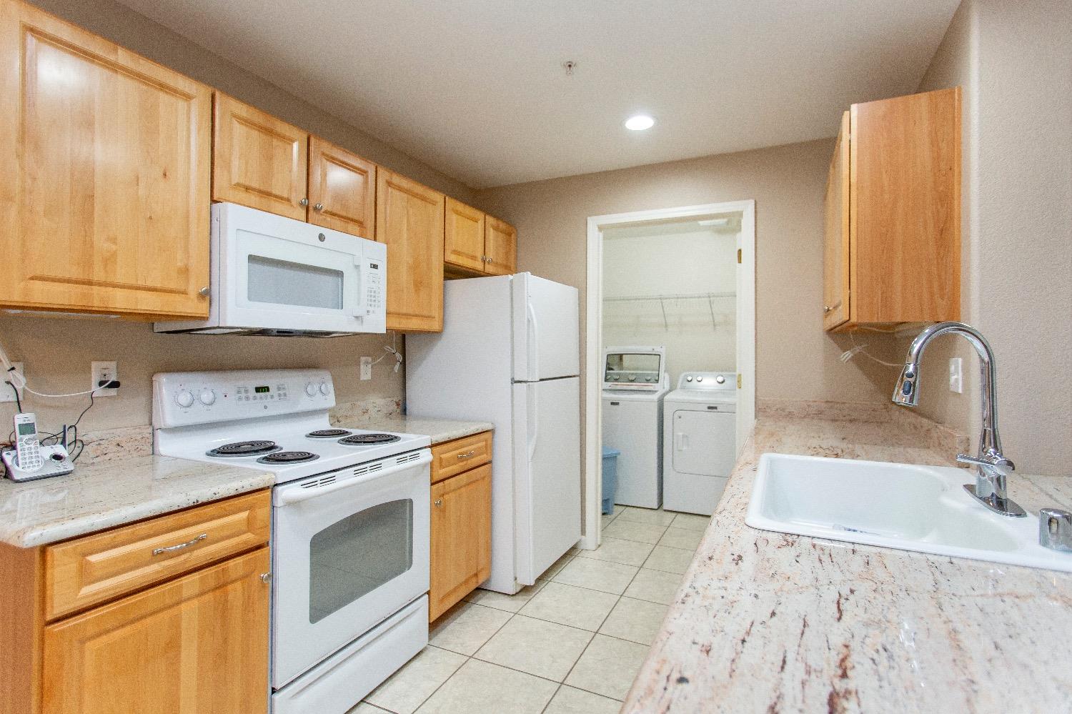 Detail Gallery Image 7 of 24 For 1360 Shady Ln #716,  Turlock,  CA 95382 - 2 Beds | 2 Baths