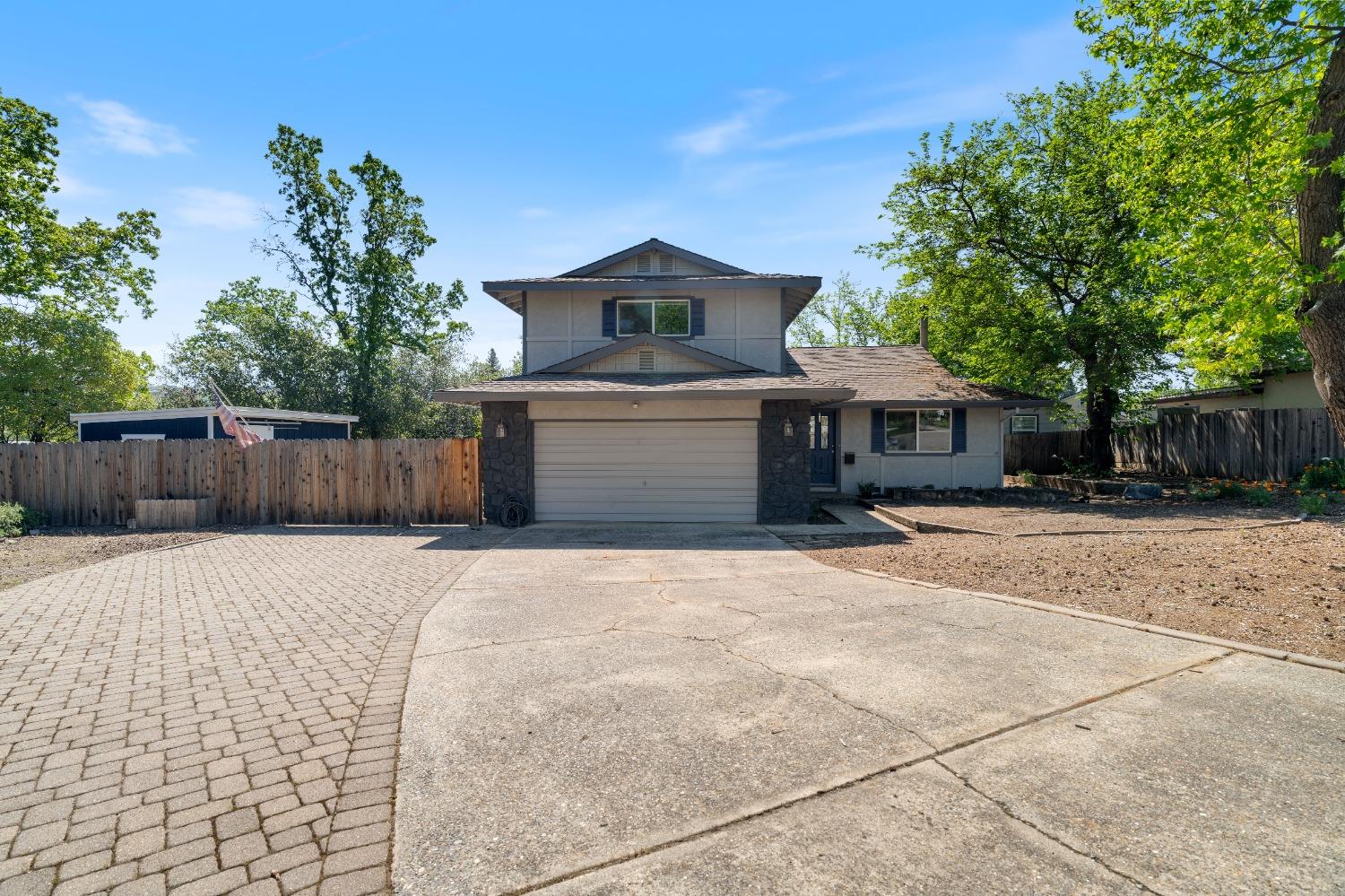 Located in end of a cul-de-sac , and has a big lot. Move in ready with a open kitchen concept and granite counter top. RV or boat parking behind the fence ,has a lot of room for parking in the front. Also has a nice ADU unit in the back.