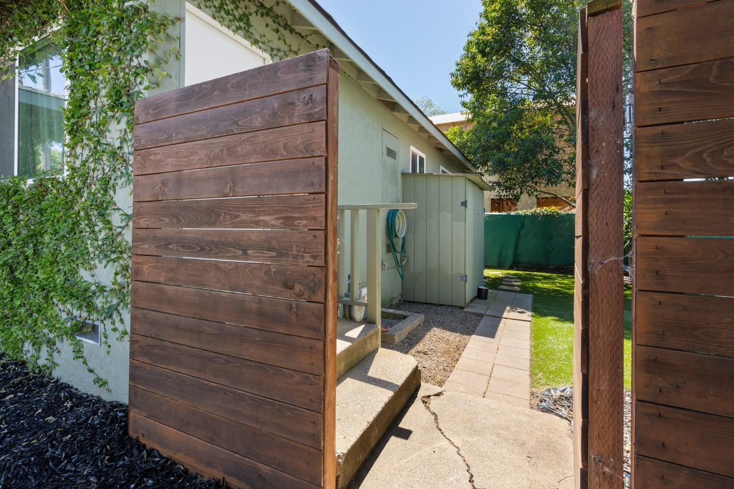 Detail Gallery Image 27 of 29 For 4134 3rd Ave, Sacramento,  CA 95817 - 2 Beds | 1 Baths