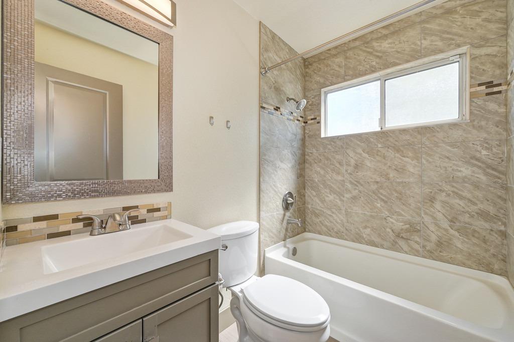 Detail Gallery Image 19 of 39 For 2532 Clearlake Way, Sacramento,  CA 95826 - 3 Beds | 2 Baths