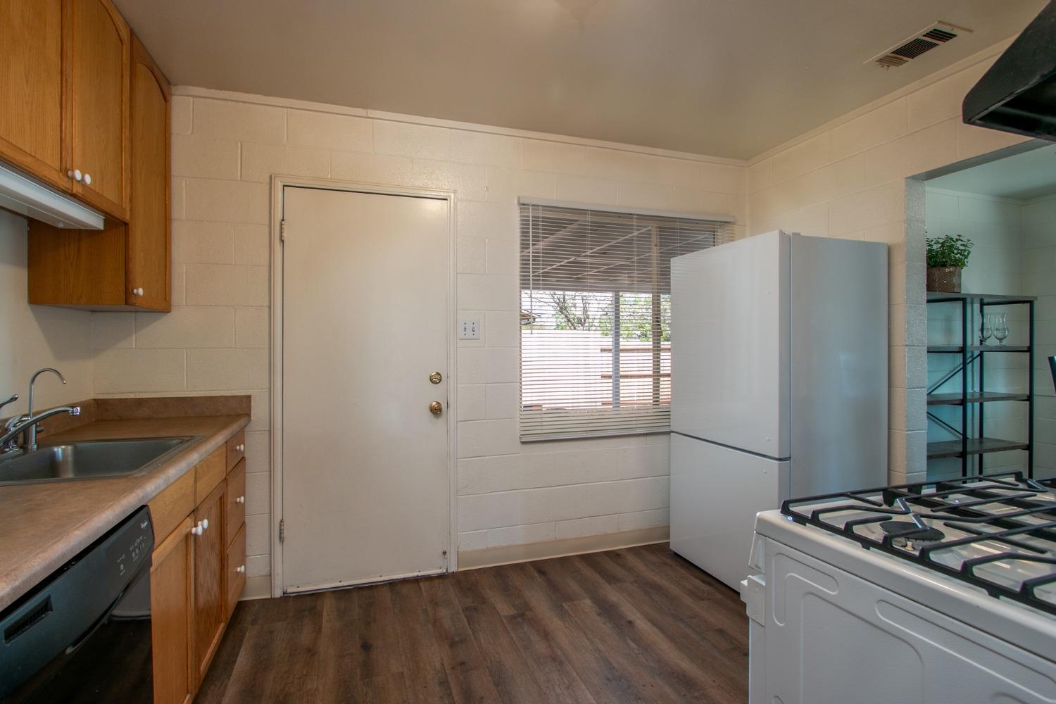 Detail Gallery Image 8 of 21 For 150 Price Way, Folsom,  CA 95630 - 3 Beds | 1 Baths