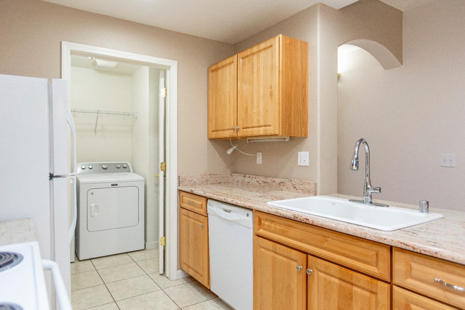 Detail Gallery Image 8 of 24 For 1360 Shady Ln #716,  Turlock,  CA 95382 - 2 Beds | 2 Baths