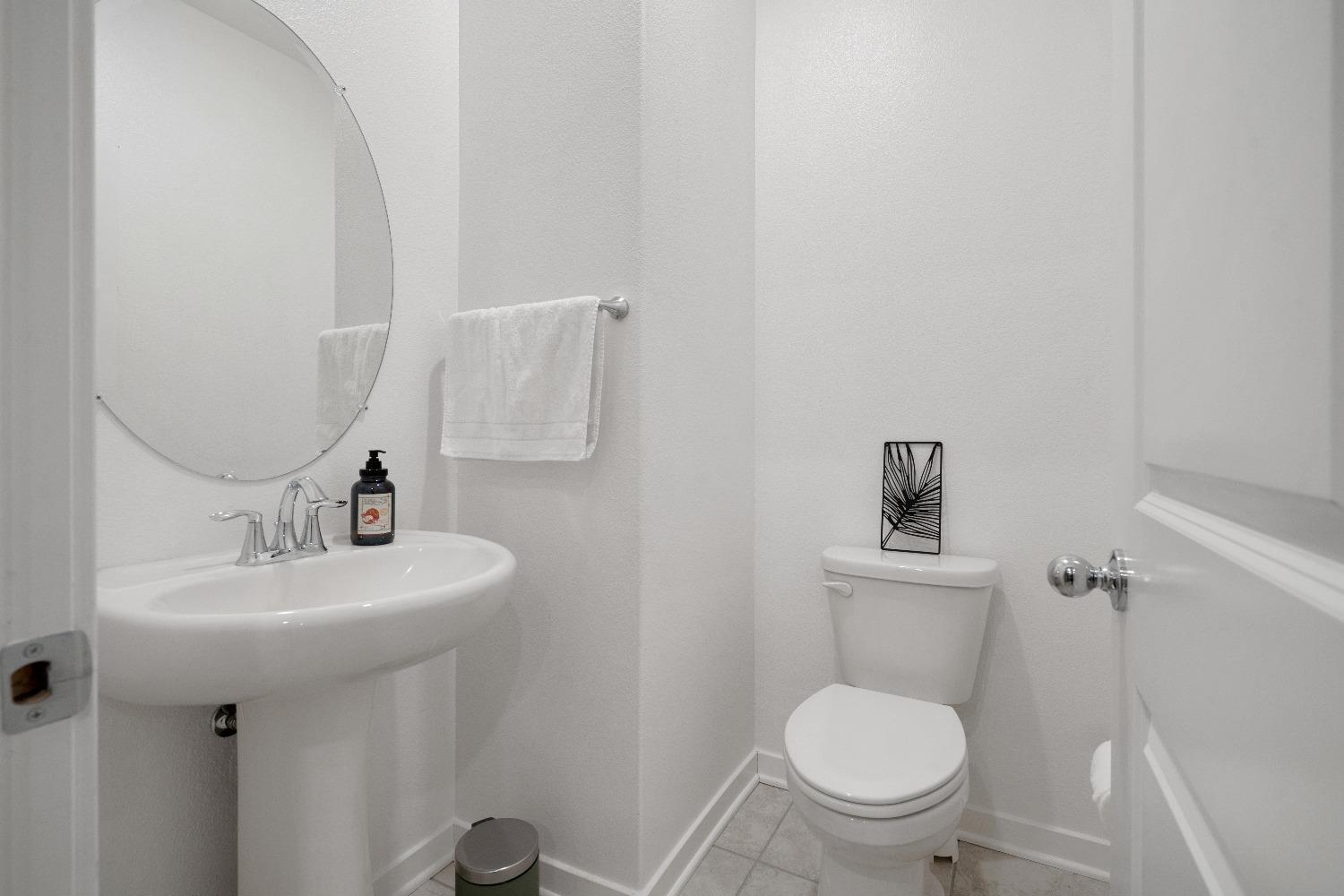 Detail Gallery Image 9 of 35 For 5301 E Commerce Way #53102,  Sacramento,  CA 95835 - 3 Beds | 2/1 Baths