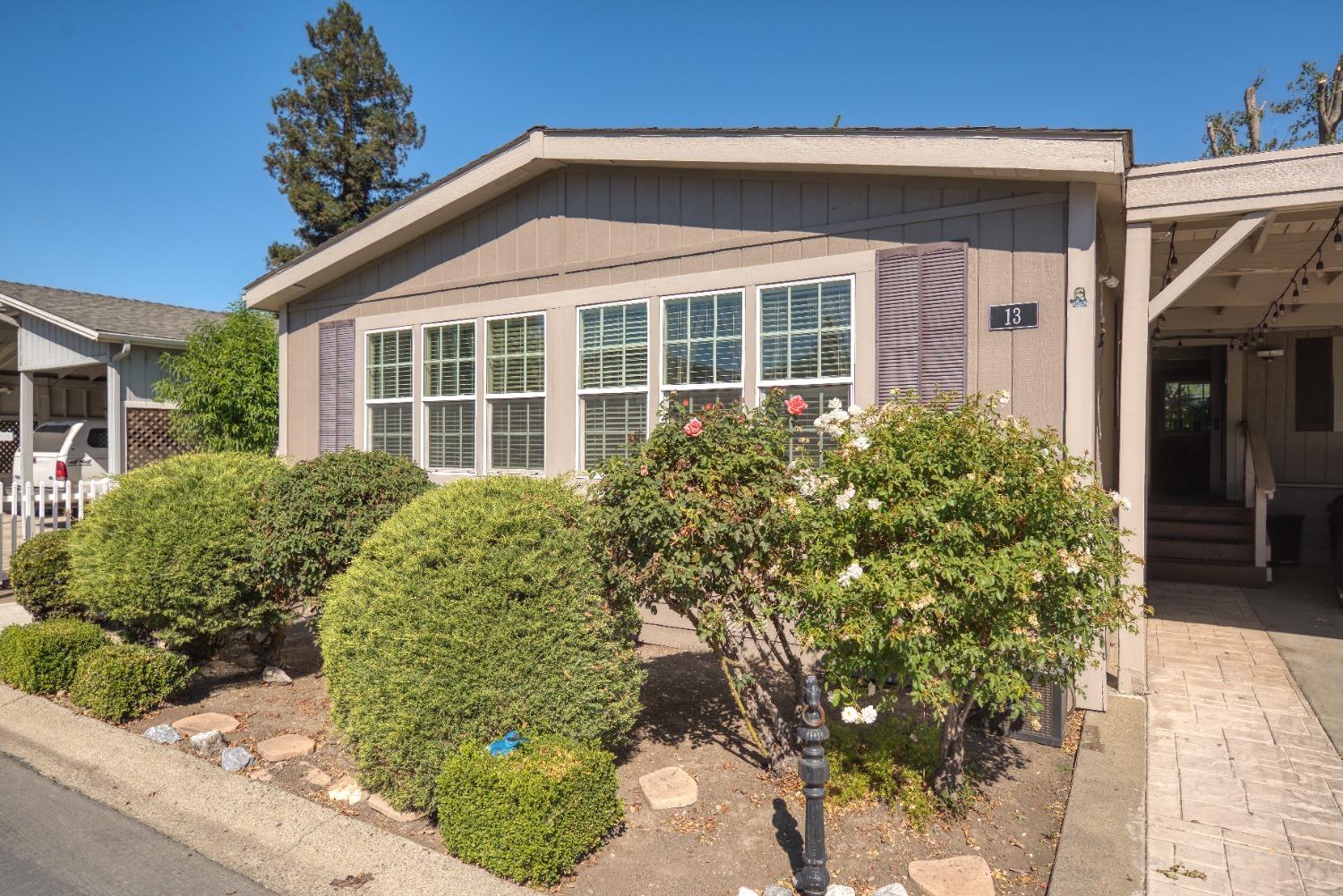 Detail Gallery Image 6 of 89 For 13 Tule Ct, Lodi,  CA 95242 - 3 Beds | 2 Baths