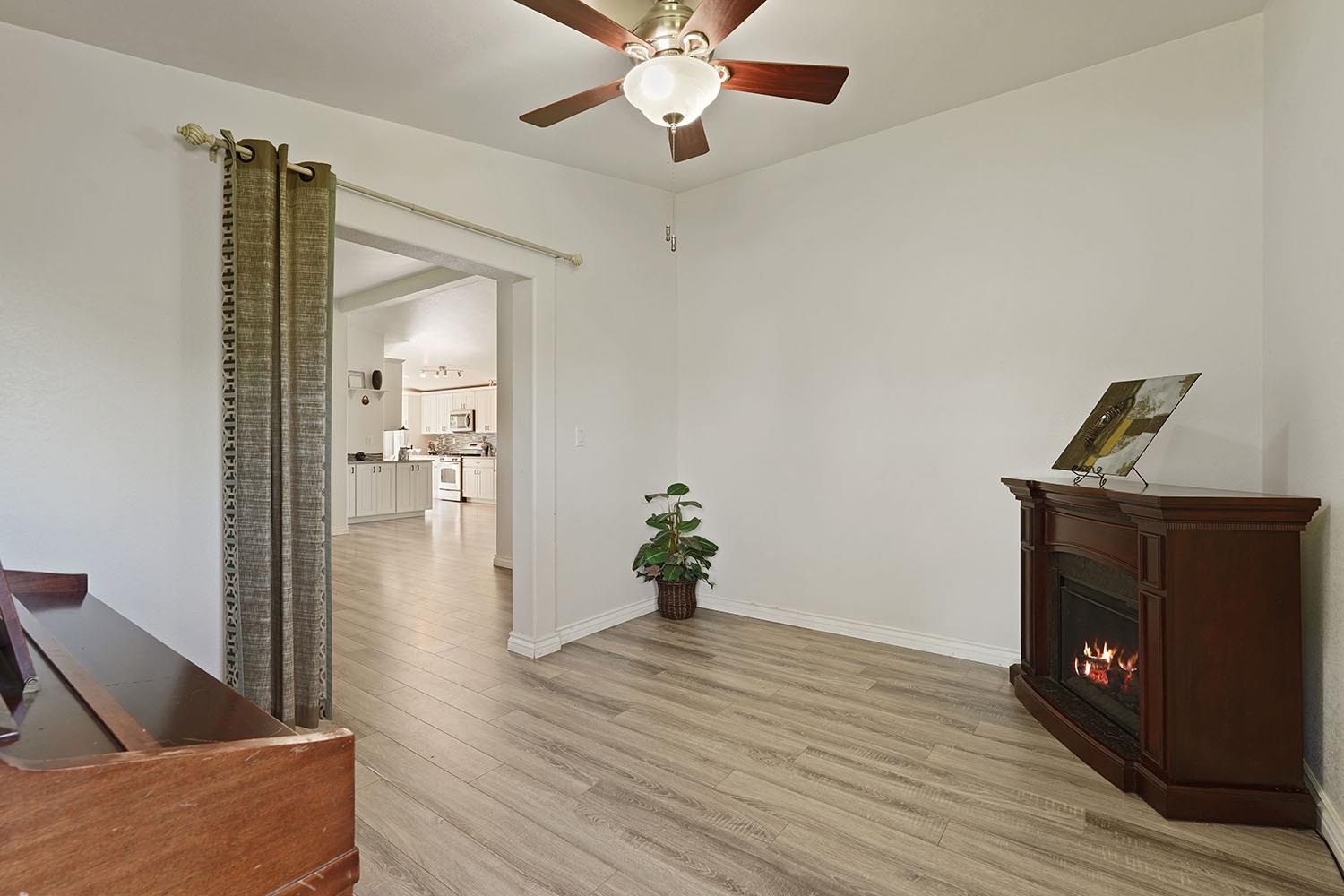 Detail Gallery Image 12 of 39 For 13262 E Tokay Colony, Lodi,  CA 95240 - 2 Beds | 2 Baths