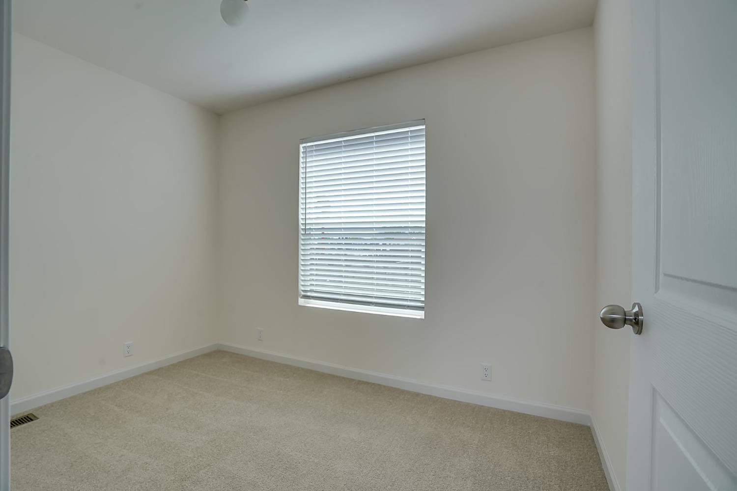 Detail Gallery Image 7 of 16 For 880 E F St 6, Oakdale,  CA 95361 - 2 Beds | 1 Baths