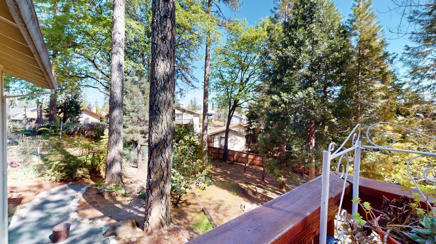 Detail Gallery Image 9 of 45 For 203 Jan Rd, Grass Valley,  CA 95945 - 3 Beds | 2 Baths