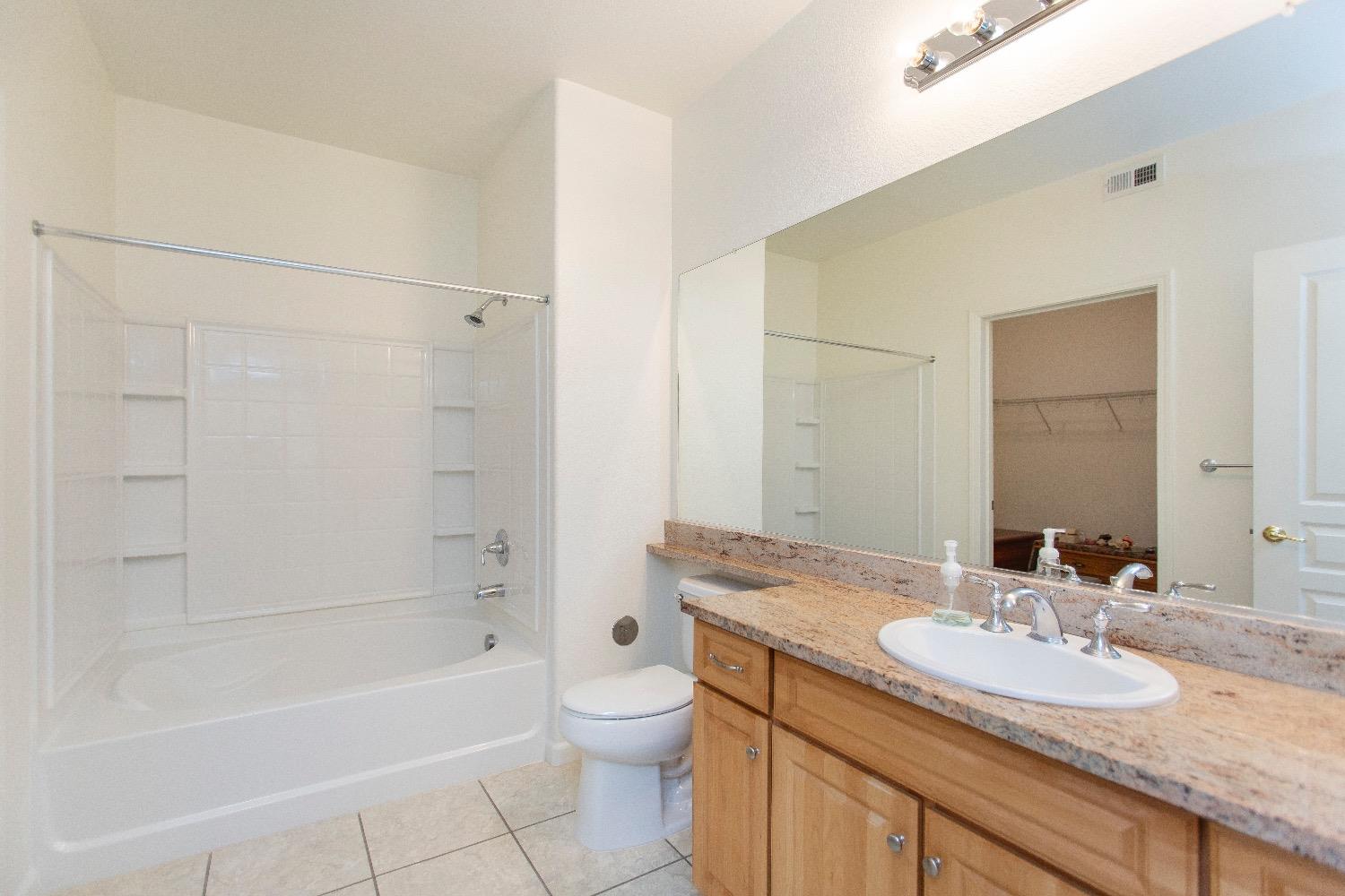 Detail Gallery Image 11 of 24 For 1360 Shady Ln #716,  Turlock,  CA 95382 - 2 Beds | 2 Baths
