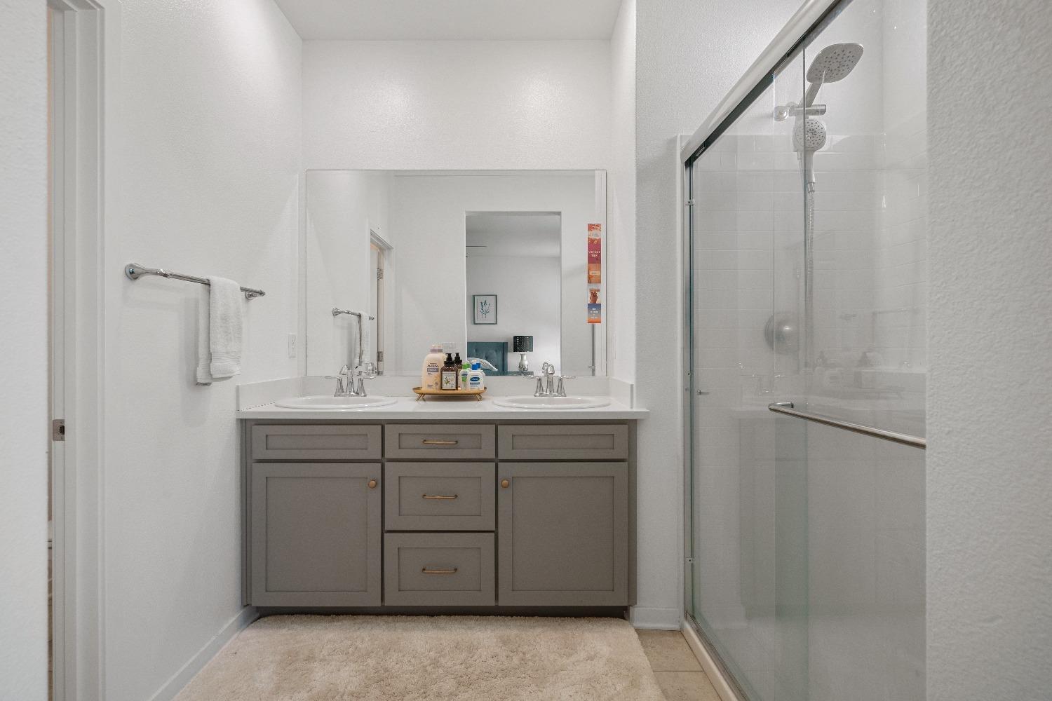 Detail Gallery Image 14 of 35 For 5301 E Commerce Way #53102,  Sacramento,  CA 95835 - 3 Beds | 2/1 Baths