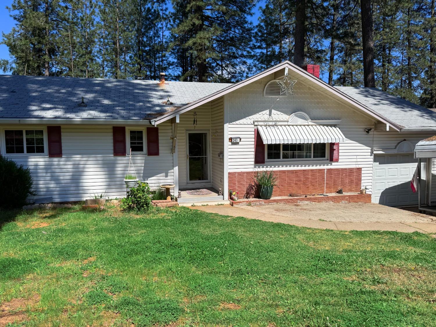 Photo of 260 Cornwall Ave in Grass Valley, CA