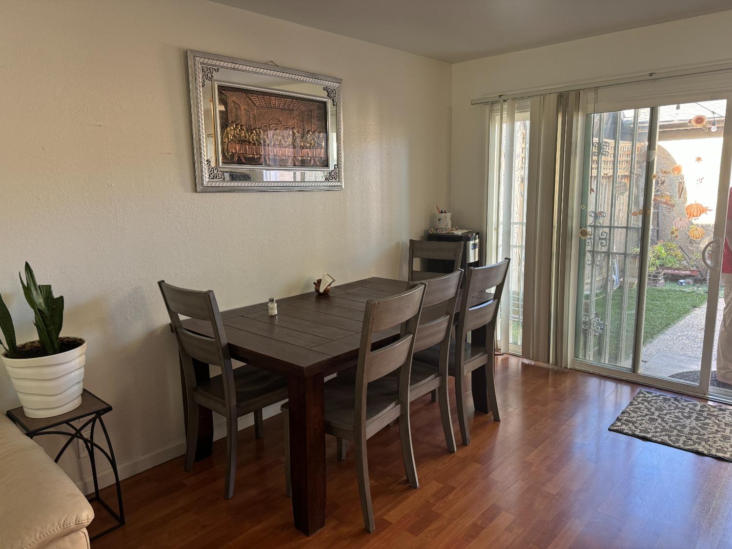 Detail Gallery Image 6 of 17 For 3322 Cannongate Ct, San Jose,  CA 95121 - 3 Beds | 1/1 Baths