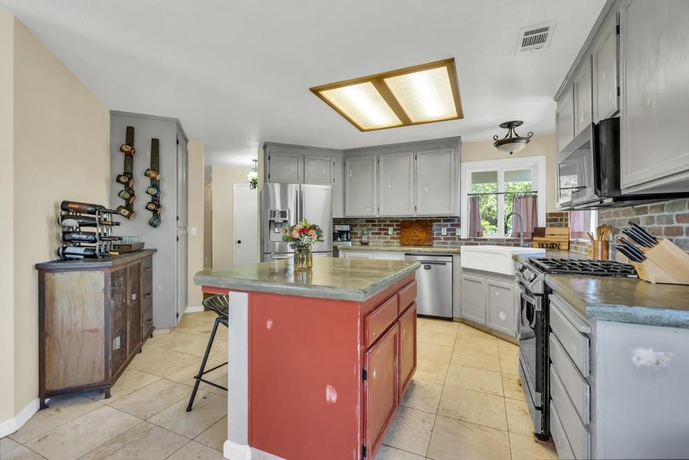 Detail Gallery Image 17 of 63 For 5939 Davidson Ct, Valley Springs,  CA 95252 - 3 Beds | 2 Baths