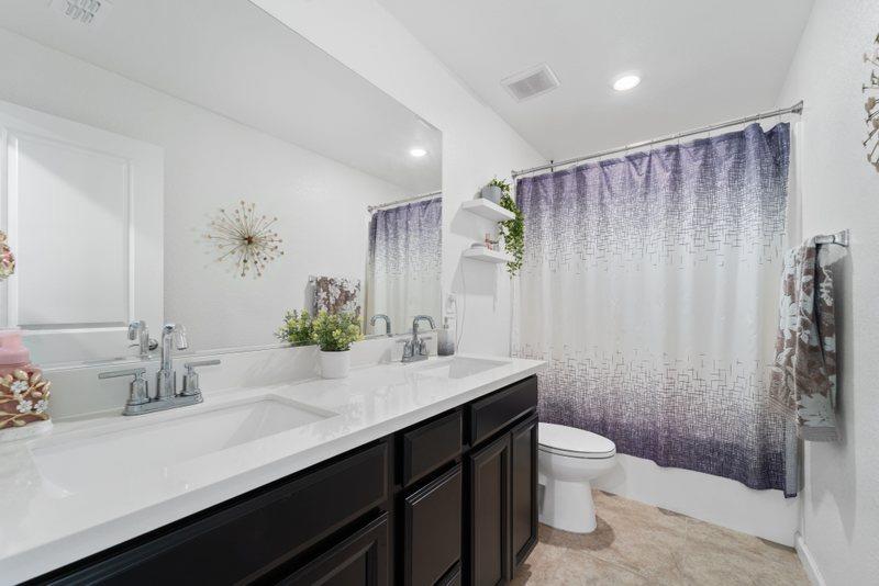 Detail Gallery Image 24 of 36 For 12778 Herringbone Way, Rancho Cordova,  CA 95742 - 4 Beds | 3/1 Baths