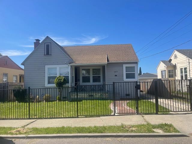 Photo of 5477 Holland St in Oakland, CA