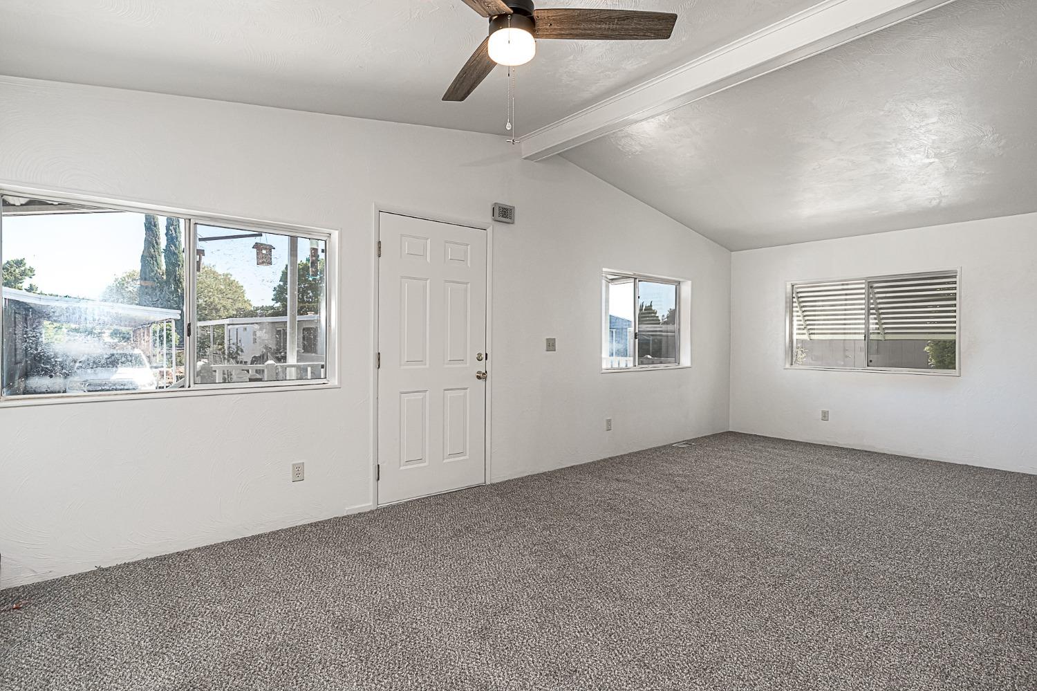 Detail Gallery Image 5 of 26 For 250 E Las Palmas Ave 64, Patterson,  CA 95363 - 2 Beds | 2 Baths