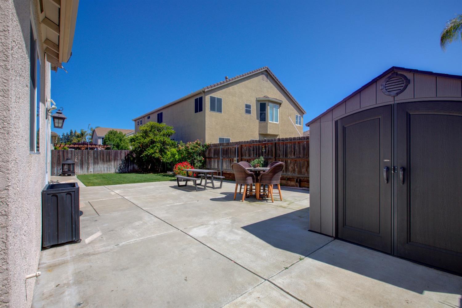 Detail Gallery Image 15 of 66 For 2228 Plumeria Pl, Manteca,  CA 95337 - 4 Beds | 2/1 Baths