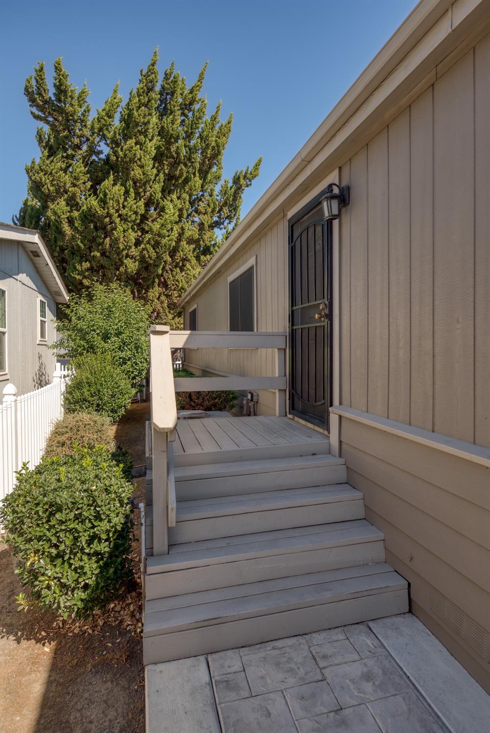 Detail Gallery Image 4 of 89 For 13 Tule Ct, Lodi,  CA 95242 - 3 Beds | 2 Baths
