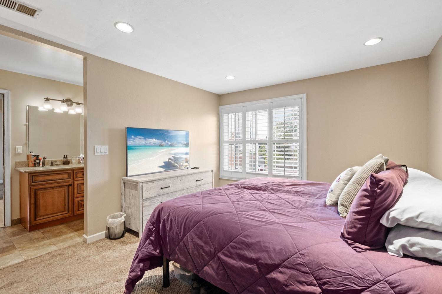 Detail Gallery Image 33 of 47 For 1067 Loupe Ave, San Jose,  CA 95121 - 4 Beds | 2/1 Baths